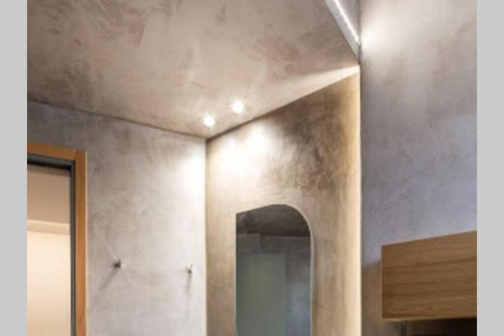 And Modern Flat By The River *